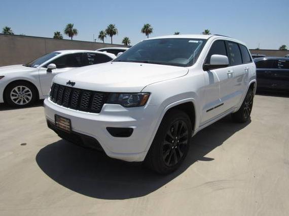 JEEP GRAND CHEROKEE 2018 1C4RJFAG0JC452873 image